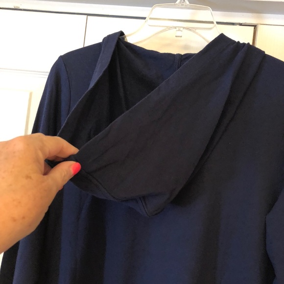 ❌SOLD❌Lilly Pulitzer Shel Coverup - Picture 7 of 8